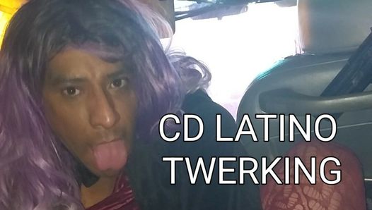 CD latino fa twerking con il culo