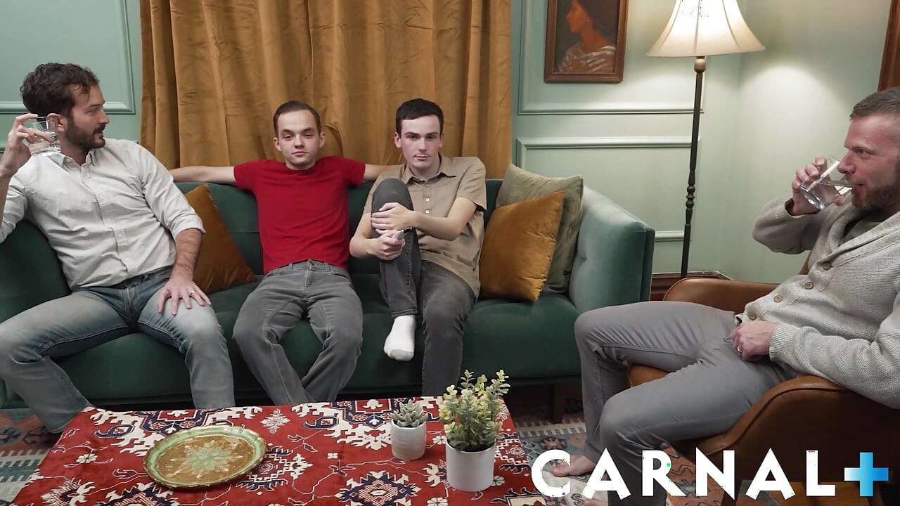 Quarteto intergeracional Dois dilfs sensuais com força