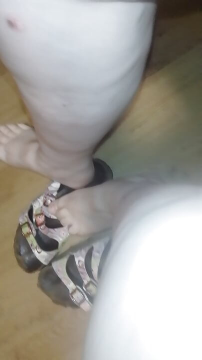 Buty Birkenstock są przetwarzane