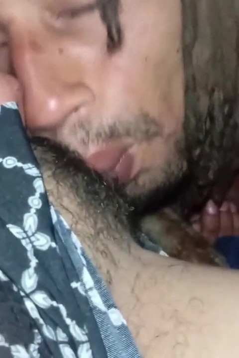 Ngentot hot, cowok ini muasin dia dan aku lanjut ngentot aku terus