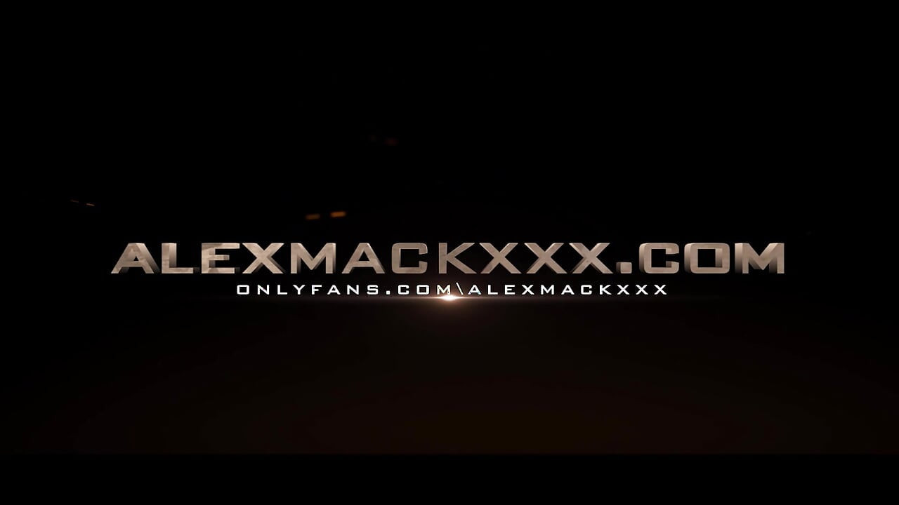 Καυτή ξανθιά γαμάει τον συγκάτοικό της