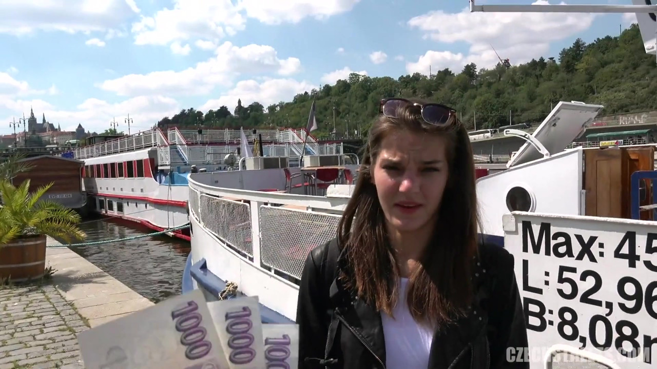 チェコの街 - 史上最もシャイな女の子