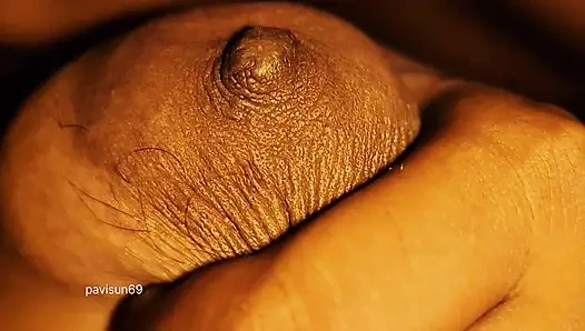 Tatlı evli kadın büyük memeli amcık sikişiyor