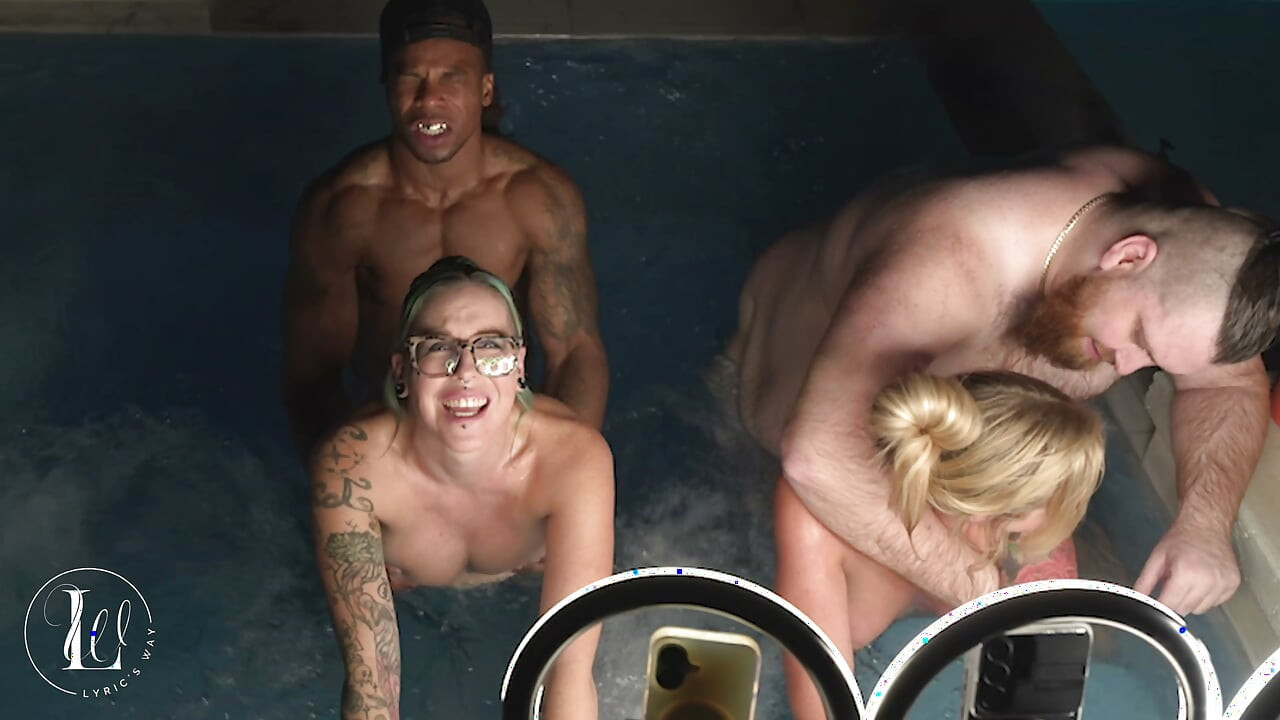 Hot Tub Orgy W/ Deliah Grace & Nikki Zee