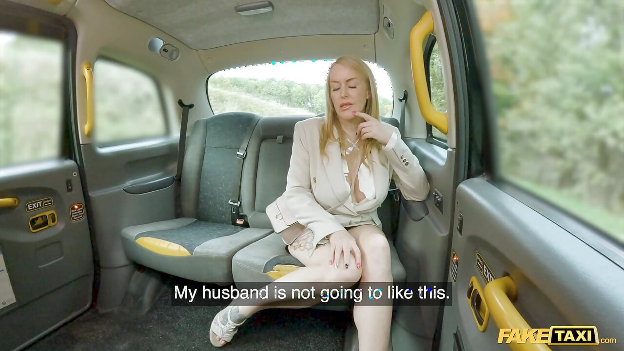 내 자지를 원해 큰 젖탱이의 보스 레이디 - 가짜 택시