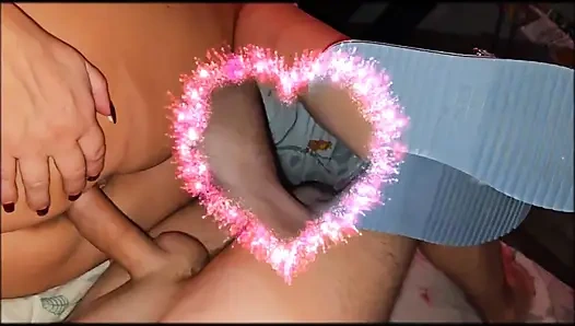 Мачеха в пушистых угговых сапогах хочет сперму в ее киску