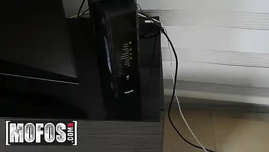 MOFOS - Wi-Fi Repair Man Finds Alina Ali’s Dirty Side And Gets Rewarded With Hot Sex And Cum On Her Tits