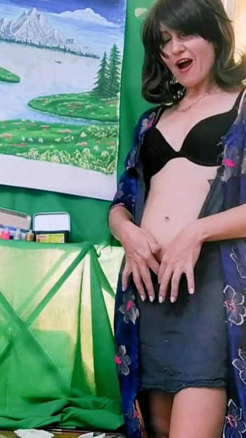 Must-see moment from "Skinny Bitch Tearing Her Clothes"