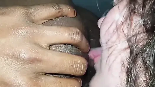 Cewek semok ini lagi asik fingering memeknya sampai lubang pantatnya dientot habis-habisan sama kontol besar pria kulit hitam