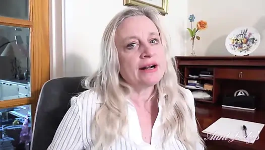 Auntjudys - Deine Geile Reife Chefin Andrea Ann Lutscht Deinen Schwanz Im Büro