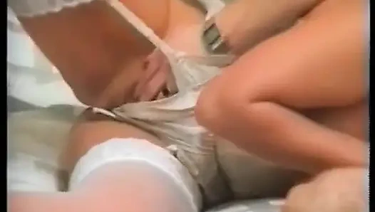 Даму-блондинку из Германии трахнули во время ношения белого нижнего белье