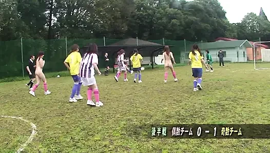 Die haarige muschi des japanischen fußball-schätzchen wird hart geknallt - riesige creampie-explosion!