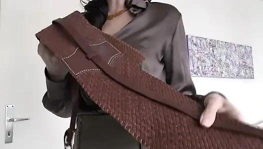 Aufregender gürtel fitting mit einem wäscherock, teil 2, lady victoria Valente