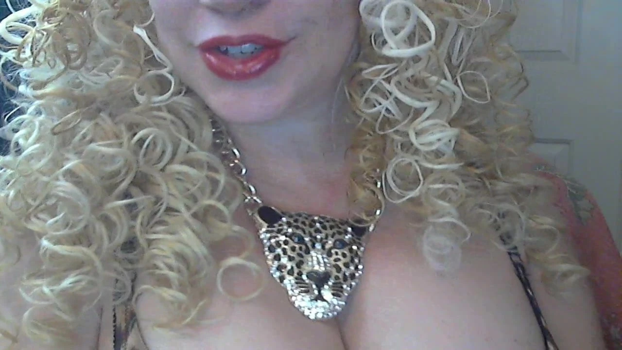 Cougar Next-door Neighbour Roleplaying