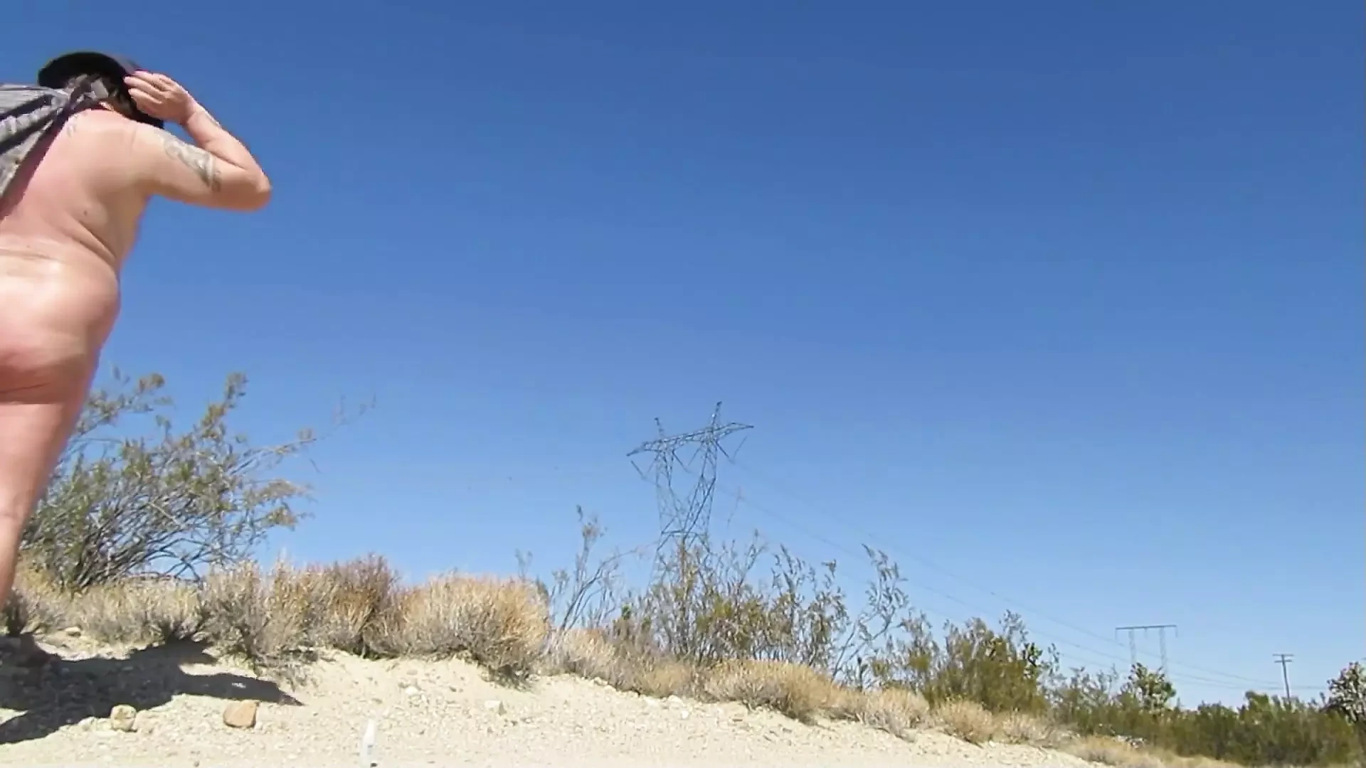 Caminhada no deserto masturbando 2