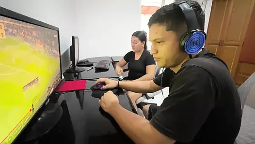 Horny stepbrother helps his fat stepsister with her chores with fat pussy in exchange for a delicious fuck in his office