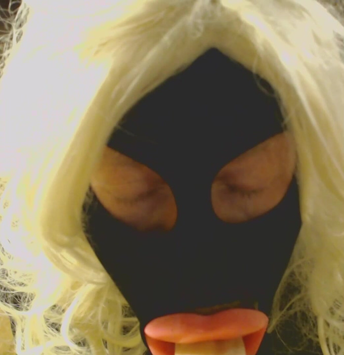 Sissy amater treniranje grla