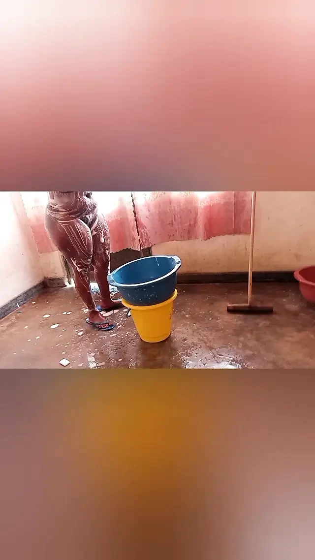 Sugarmommy Bathing After Getting Fucked 6 Rounds