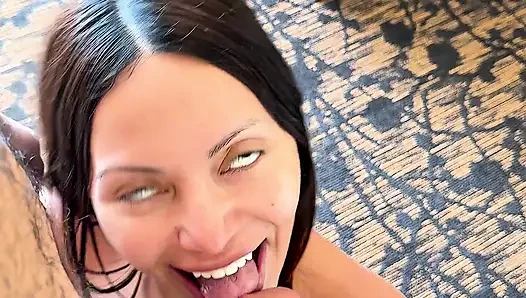 Si cewek semok latina brandy salazar dientot habis-habisan sambil masukin memeknya dengan stoking jaring-jaring