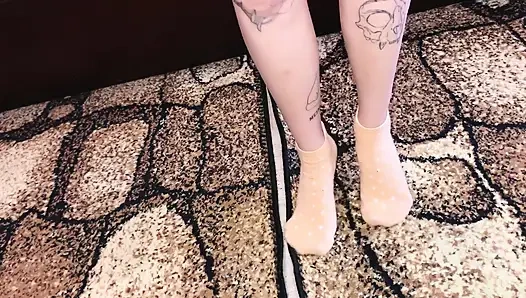 О, тебе нравятся мои ступни? Тогда посмотри на них
