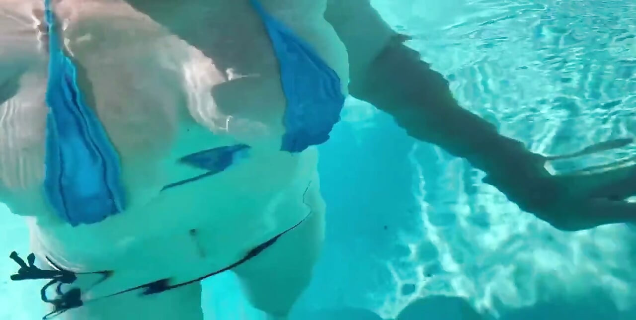 Artemisia Love Sexy Bikini Big Boobs Underwater Fetish at the Pool