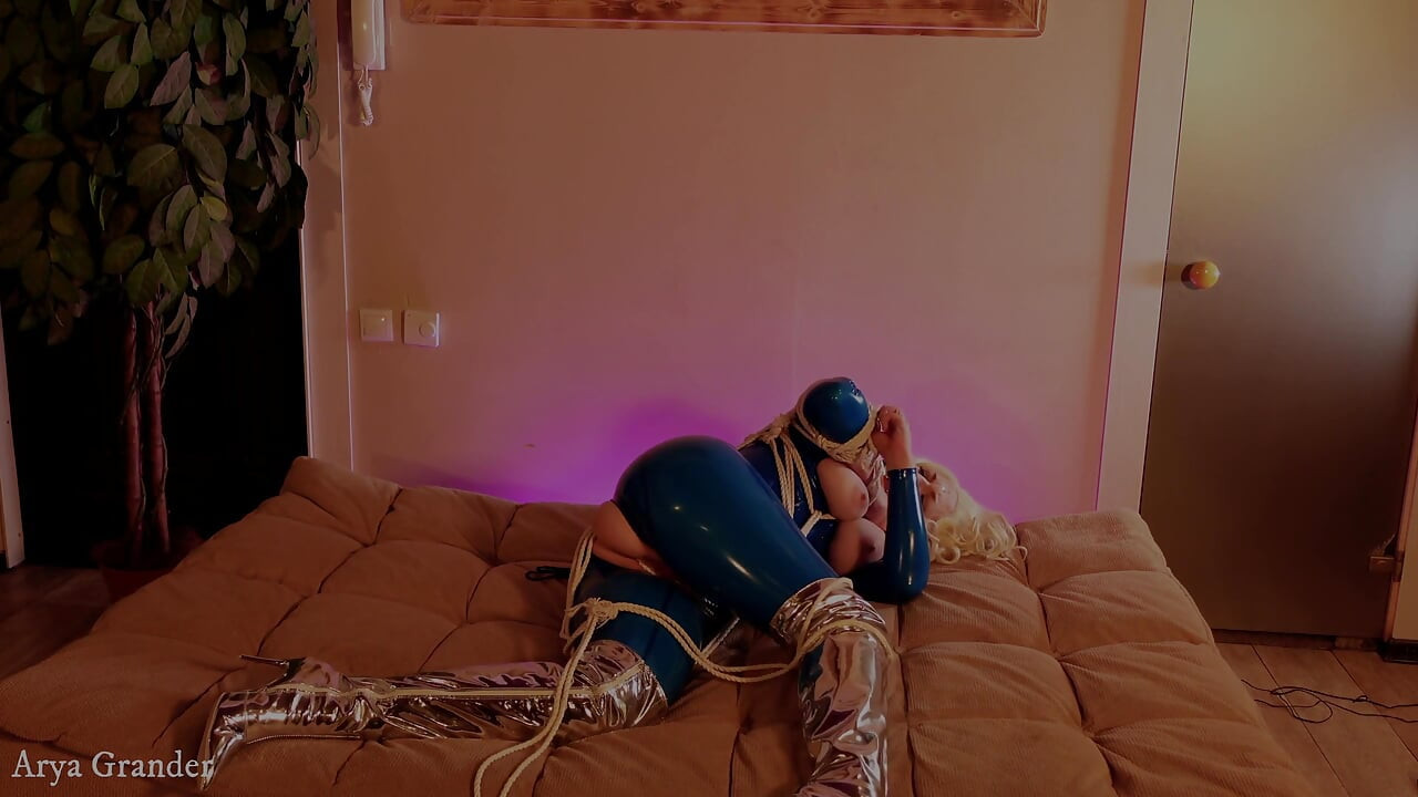 Latex bondage escape, sexy MILF submissive in rubber with gag
