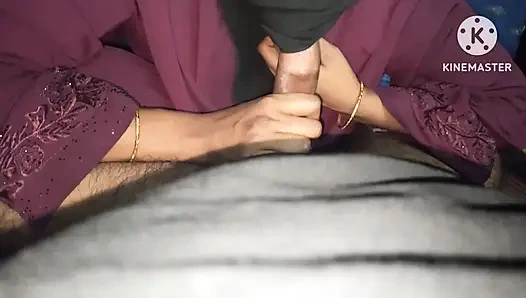 Momen indah yang dihabiskan dengan Huzoor tidak akan memuaskan hatimu.