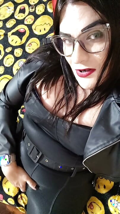 Versautes Transgirl mit einem großen Arsch