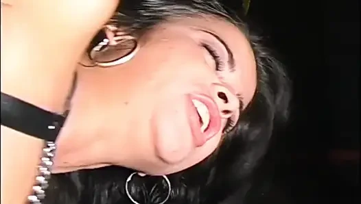 Mum Ve Kırbaçlama Ile Fetiş Orgisi
