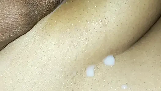 Indian desi hot bhabhi dewar ka kala lund hila ke apne gulabi chut mein ungali mar kar mal aut kar diya milk dafa kar