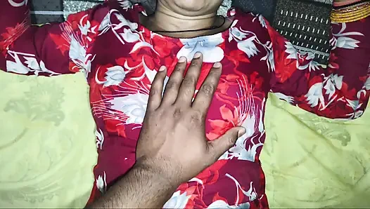 Hintli kadın seks yapıyor