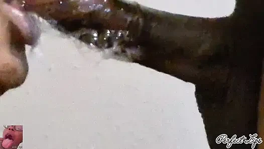 Yumuşak dudaklar yarak emiyor