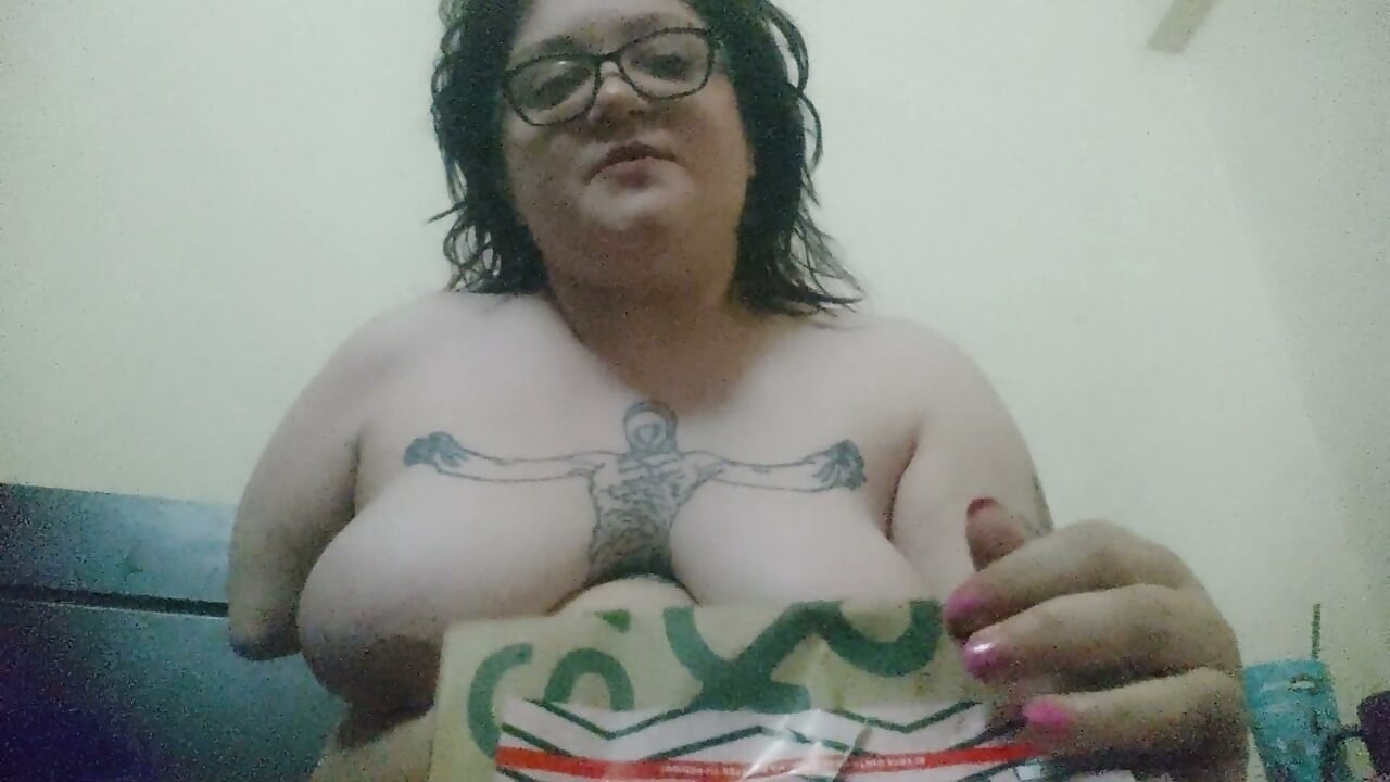 Yemeci Yarışması 100 hamburger 1. gün