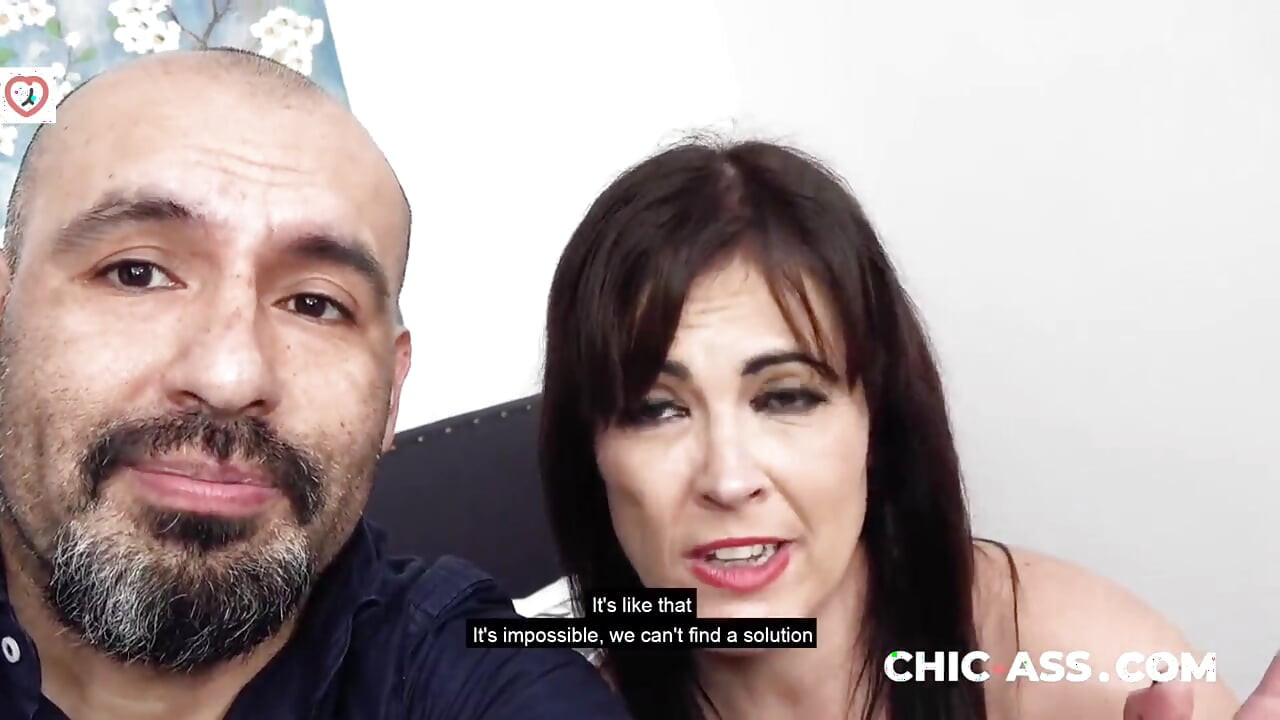スペイン出身の成熟したカップルがティーンのスラットとセックス