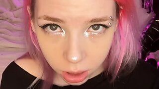 Stacy Quinst gives a wet blowjob while her boyfriend is away.