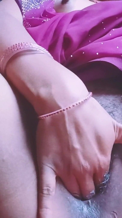 Biggest pusssy in indian women masterbate by fingering part 2 | Clip 2