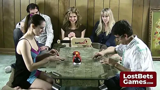 Vahşi ve ateşli striptiz noname oyunu için kendinizi hazırlayın