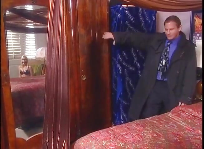 Prekrasna seksi plavuša s velikim sisama sisa pičku, jebe se