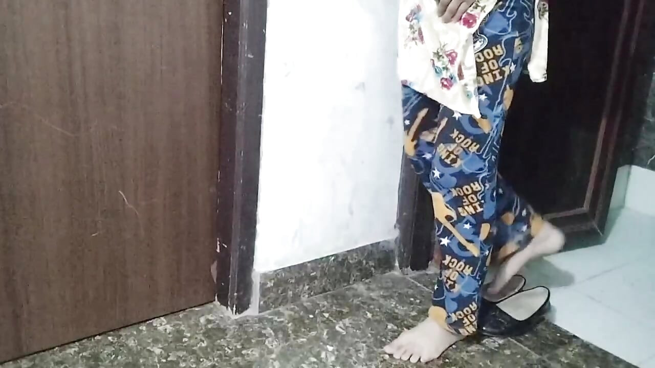 Village girl ko paise dekar jabar dasti pela