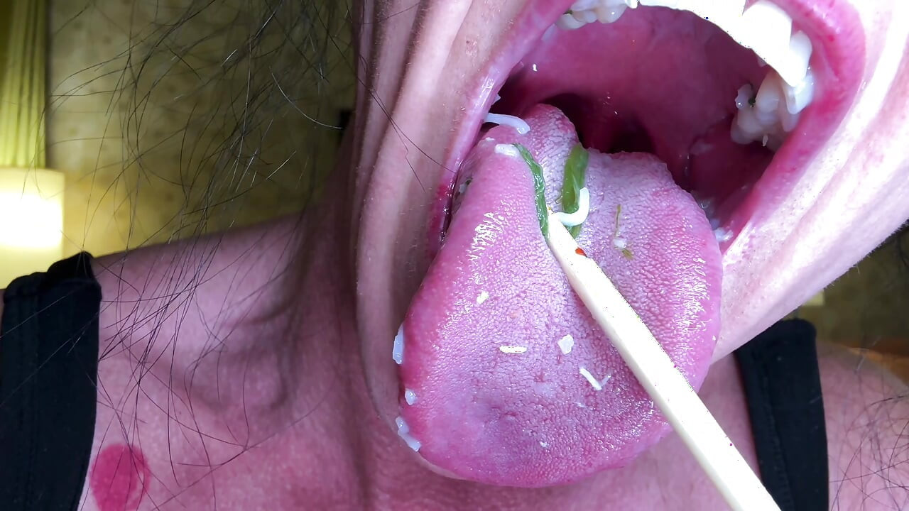 Gulp Thanksgiving: Goddess Kandy Feasts & Swallow You Down Her Throat