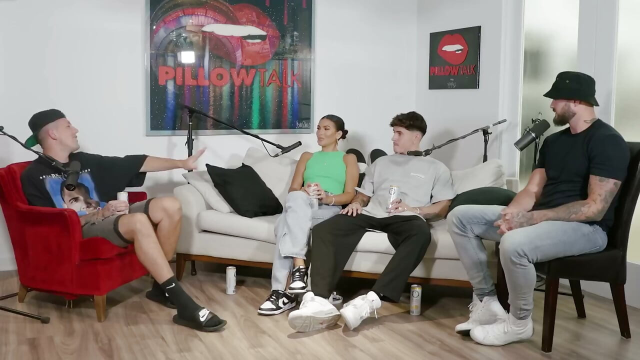 Cam Holmes на, l с Эмили Фай Миллер
