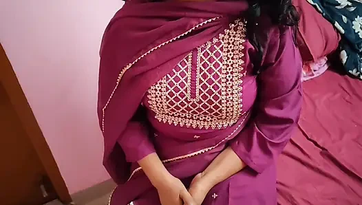 Sekretärin bietet ihrem chef muschi an, um ihren arsch im firmenjob zu retten