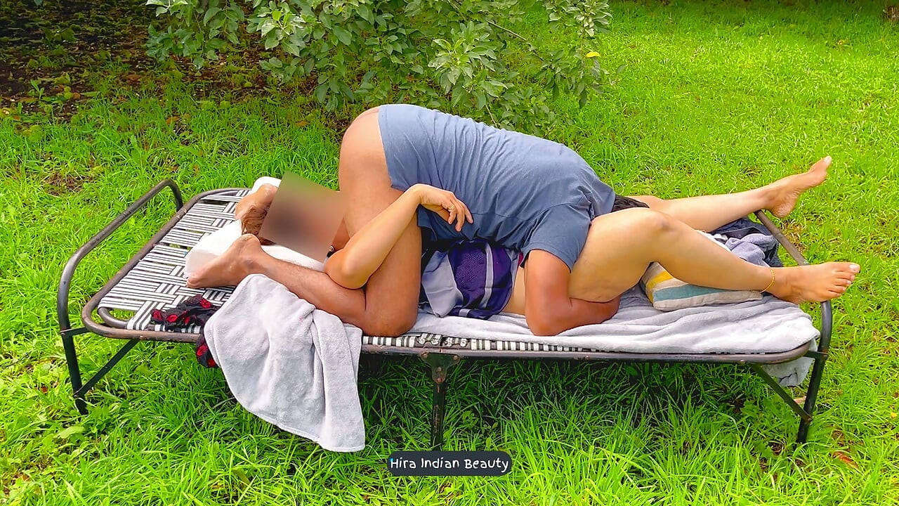 Rare Desi Bhabhi Saree Outdoor Sex - 69 Position Pussy Eating and Public Doggy Anal Fucking