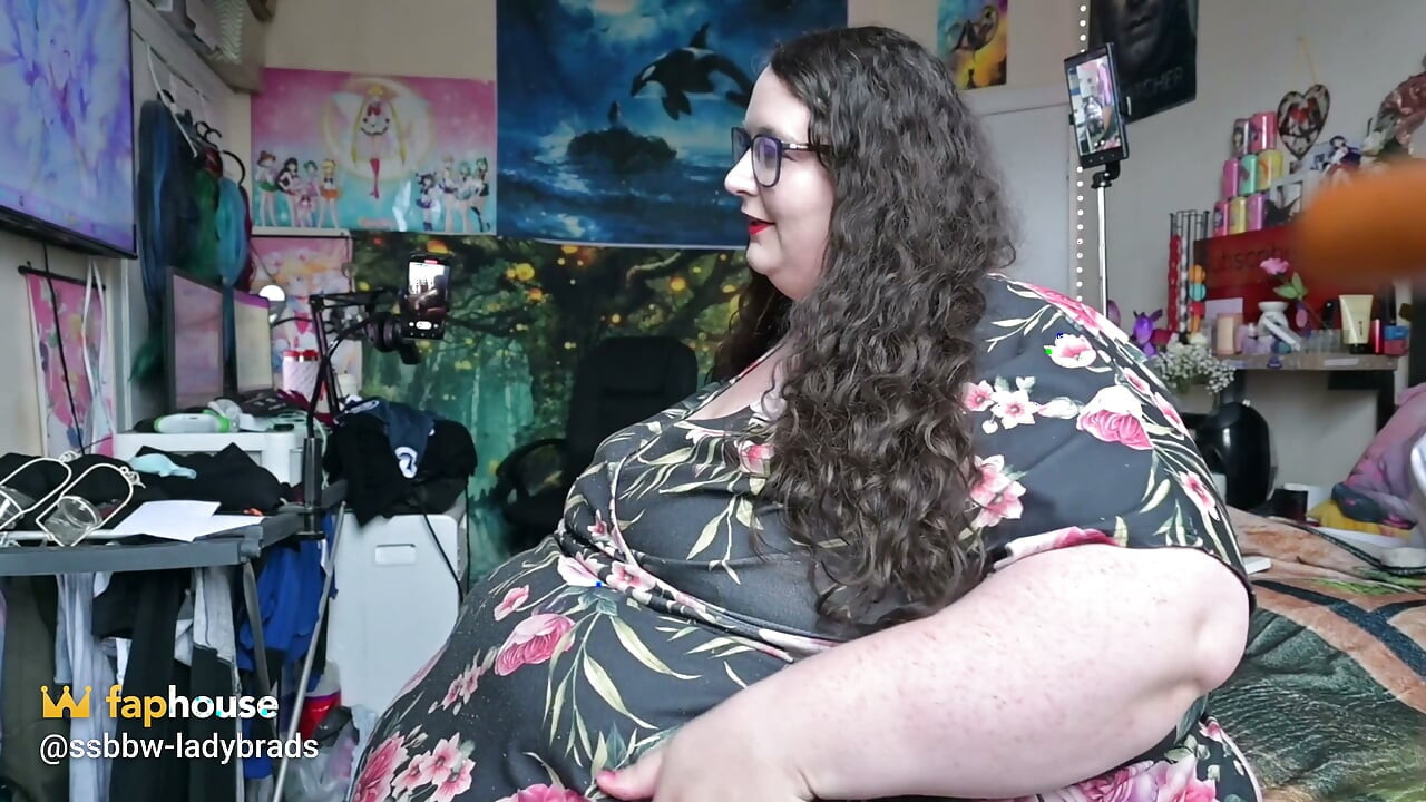 SSBBW Giant Goddess Mirror Chore Hore