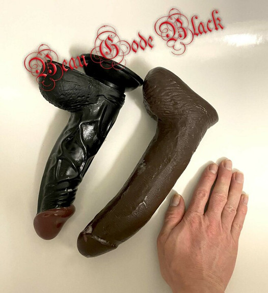 2 schöne schwarze Dildos