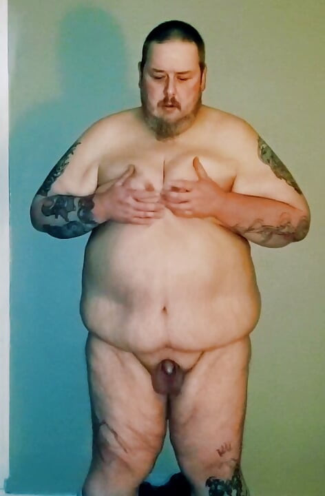 Showing off my superchubby body and ass