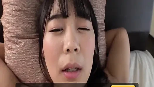 Busty Secret. Göğsüne ne kadar tapıyorsa, o kadar hassas hale gelir.