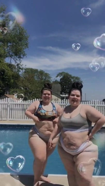mASSSSSive twins - 2