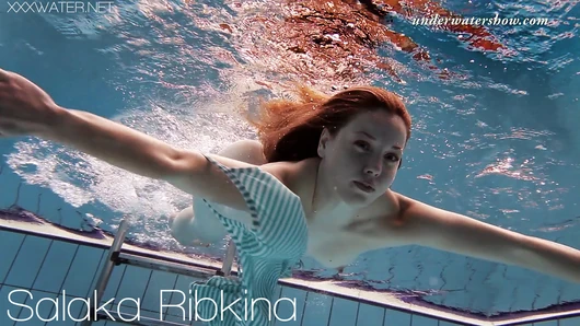 Tight pussy babe Salaka Ribkina underwater