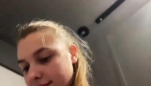 Ngentot anal ganas di gym